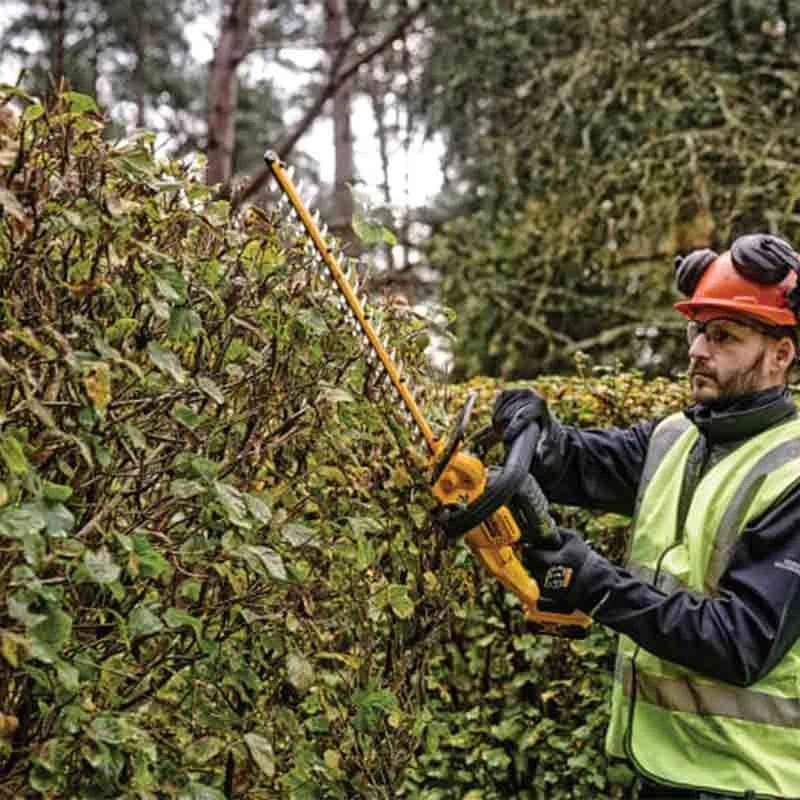 DEWALT DCMHT563P1 XR Hedge Trimmer 18V 1 X 5.0Ah Li-ion - DEWMHT563P1 - Image 2