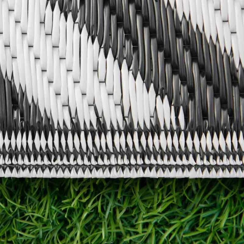 Outsunny 4 X 6ft Reversible Outdoor Rug - Black & White - 844-479 - Image 5