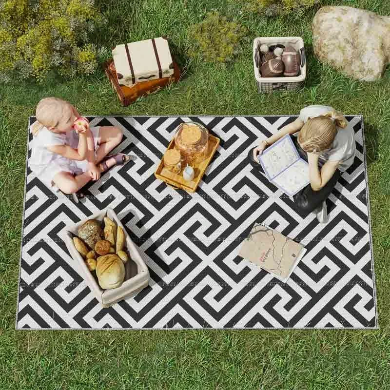 Outsunny 4 X 6ft Reversible Outdoor Rug - Black & White - 844-479 - Image 3