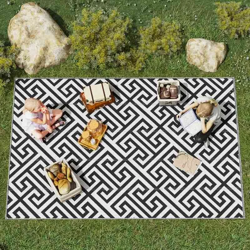 Outsunny 6 X 9ft Reversible Outdoor Rug - Black & White - 844-480 - Image 3